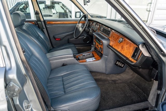 1987 Jaguar XJ12 Sovereign